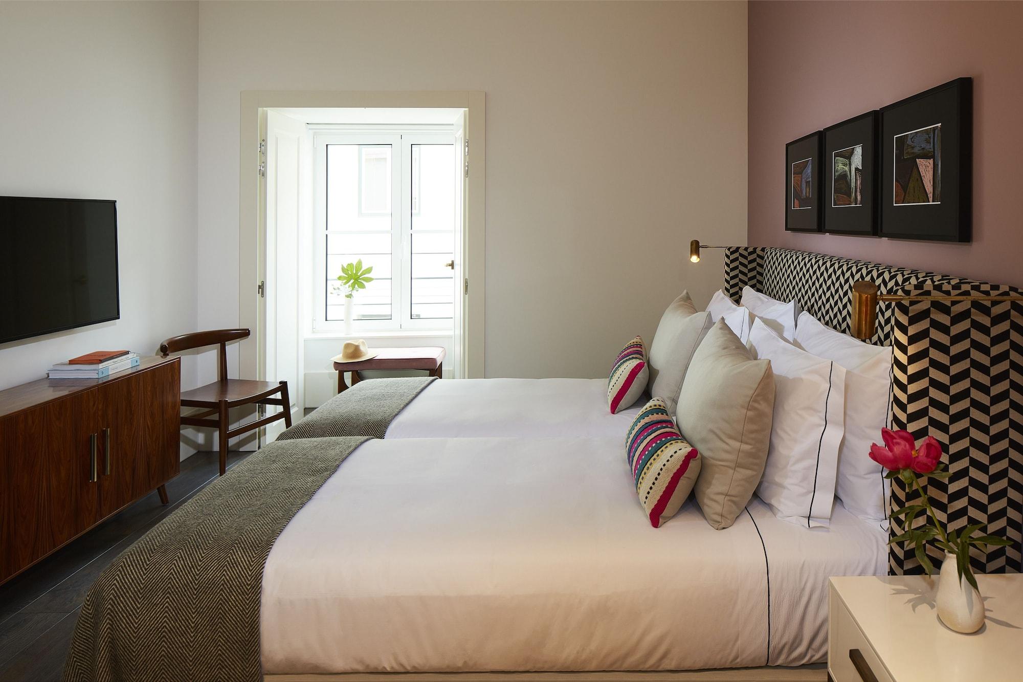 The Lumiares Hotel & Spa - Small Luxury Hotels Of The World Lisboa Екстериор снимка A bedroom at the Hotel Americano