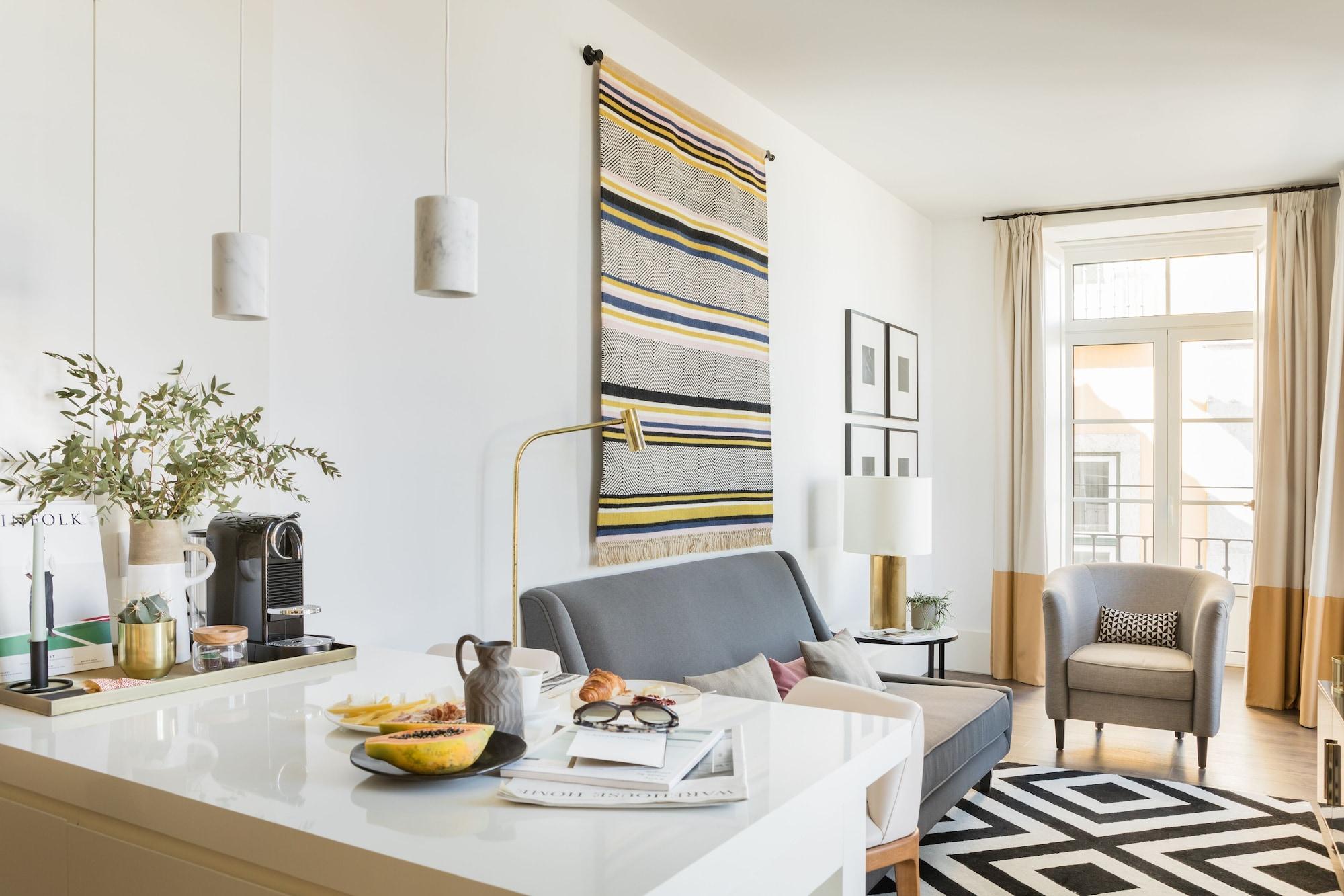 The Lumiares Hotel & Spa - Small Luxury Hotels Of The World Lisboa Екстериор снимка A living room in a typical apartment at the complex