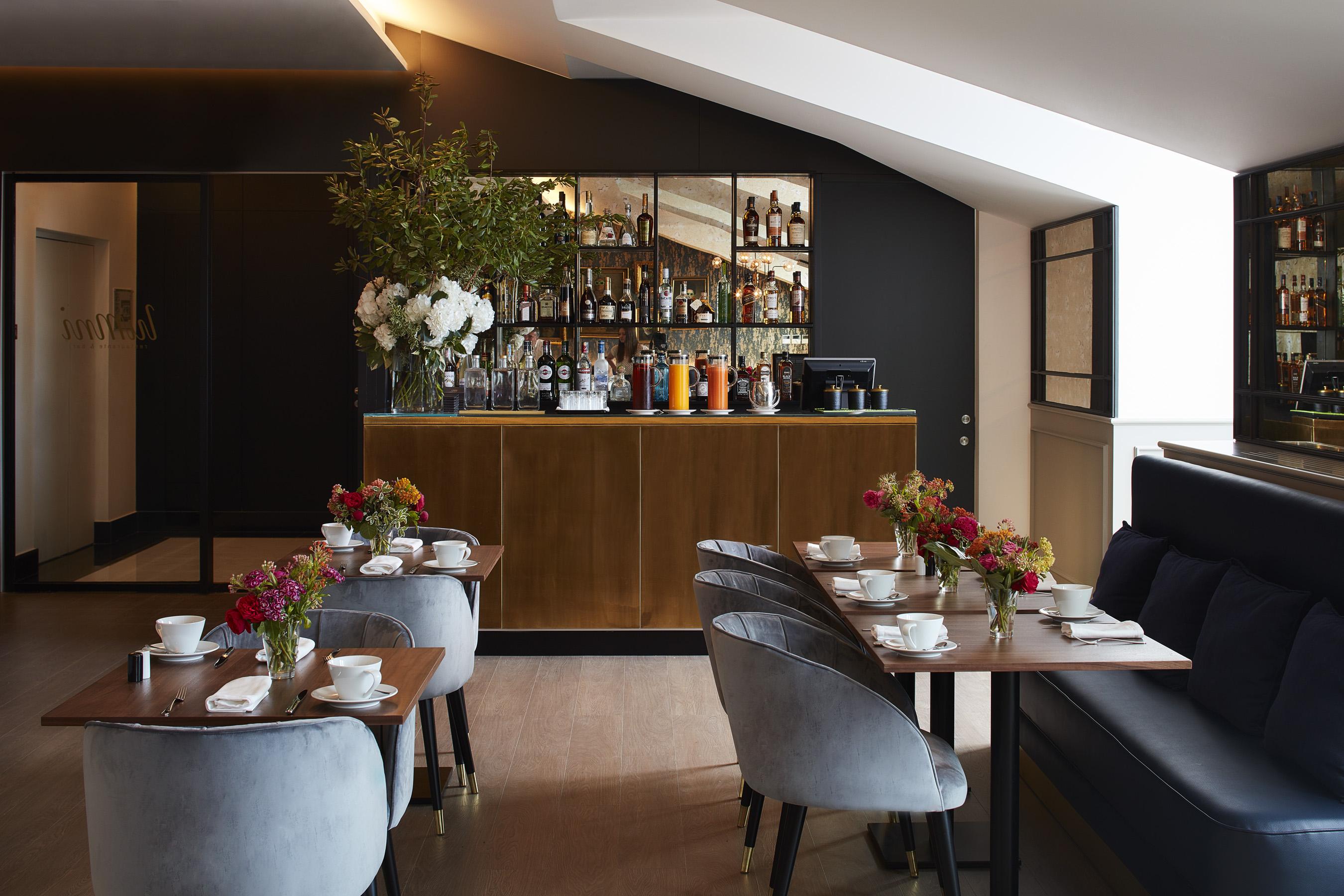 The Lumiares Hotel & Spa - Small Luxury Hotels Of The World Lisboa Екстериор снимка The bar at the restaurant