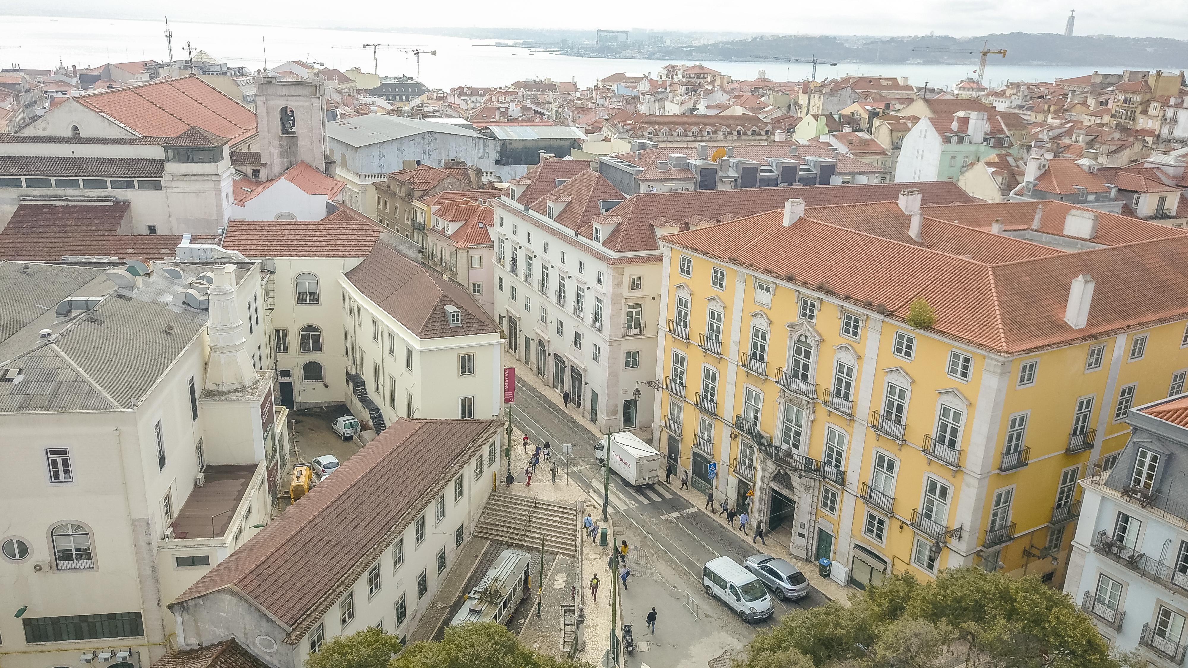 The Lumiares Hotel & Spa - Small Luxury Hotels Of The World Lisboa Екстериор снимка View of the Baixa from the Castle of São Jorge