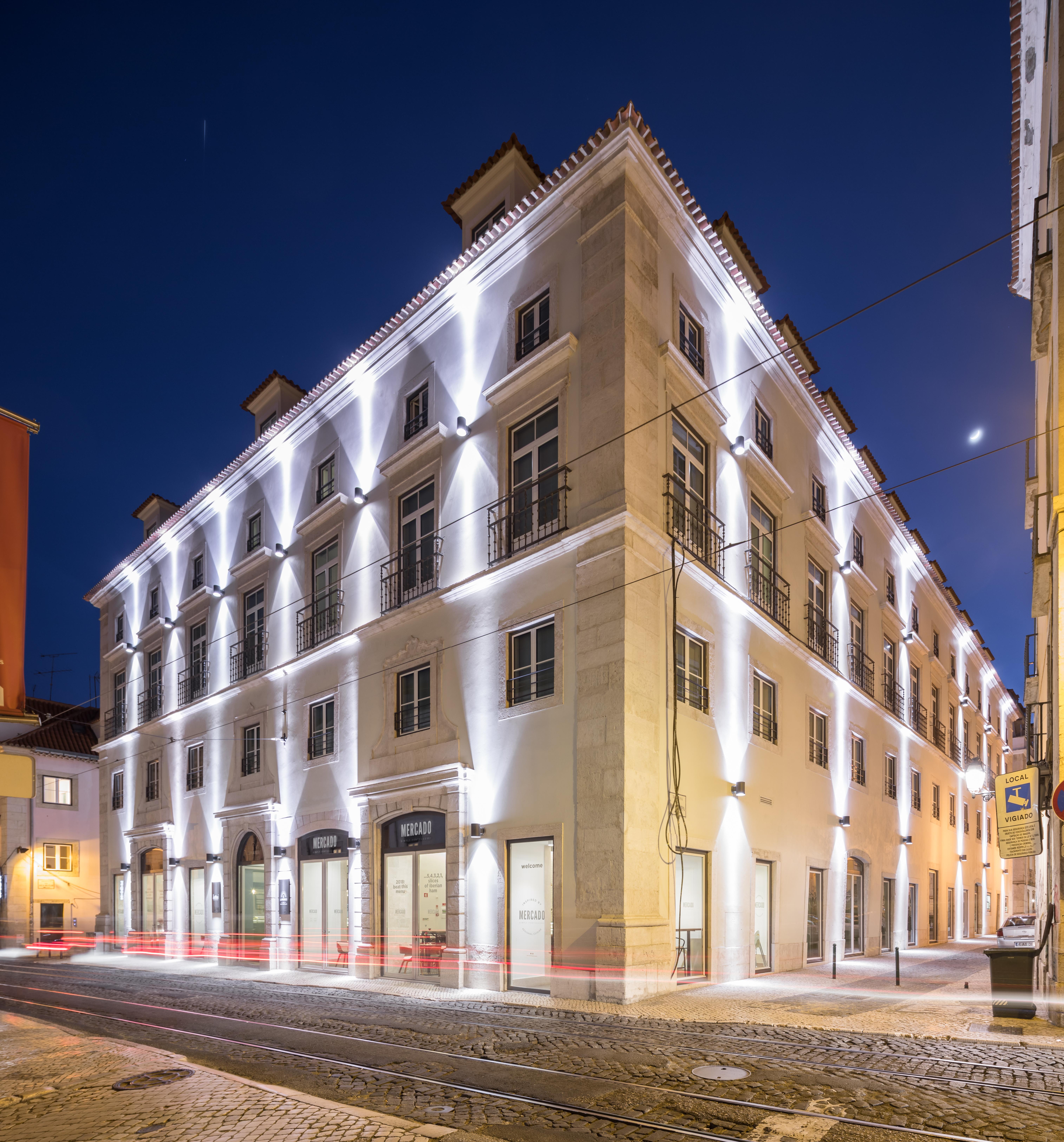 The Lumiares Hotel & Spa - Small Luxury Hotels Of The World Lisboa Екстериор снимка The building of the University of Novi Sad